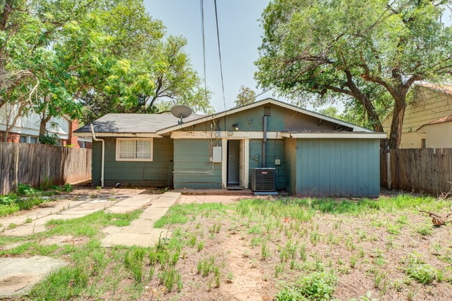 Building Photo - 3 Bedroom House in Heart of Lubbock