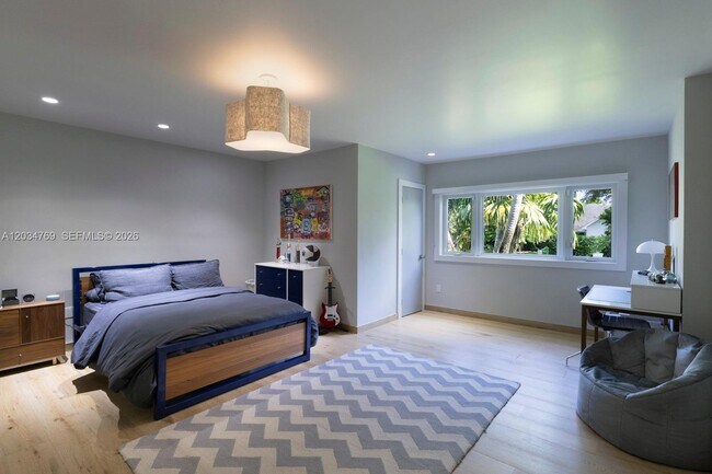 Building Photo - 5780 Las Palmas Dr