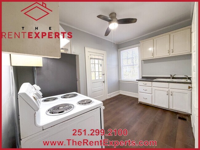 Building Photo - 206 5th St