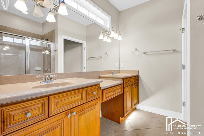 Building Photo - 5358 Manor View Dr NW
