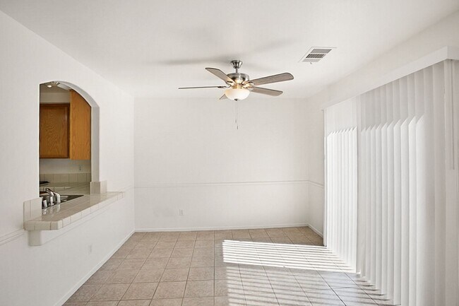 Building Photo - 3 Bed South Las Vegas Pool Home