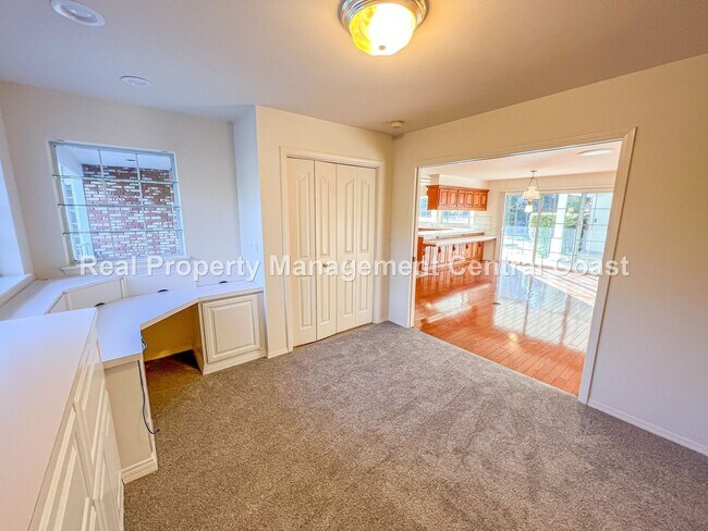 Building Photo - 1790 Martingale Ave