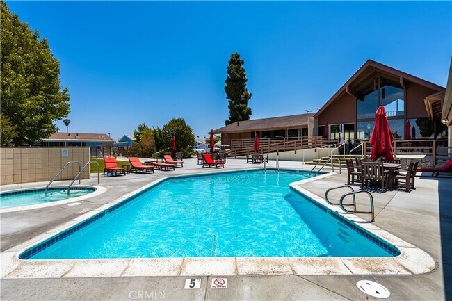 Building Photo - 16444 Bolsa Chica St