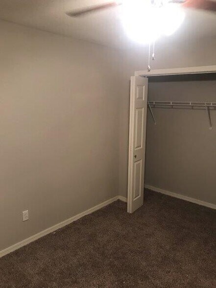 Building Photo - 820 Hardy Springs Cir