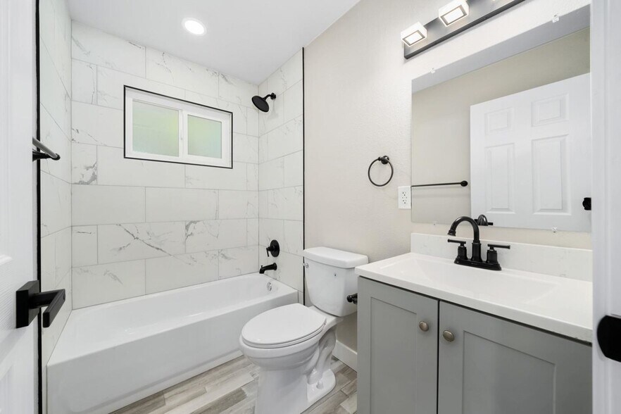 Building Photo - 3944 Apple Blossom Way