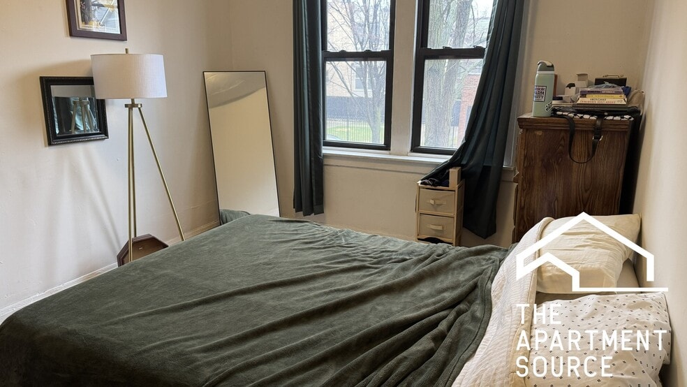 Building Photo - 2919 W McLean Ave