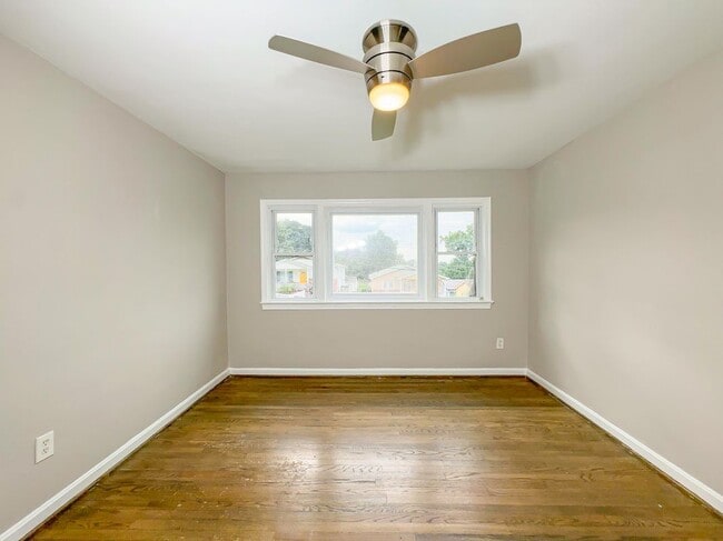 Building Photo - 1206 Quo Ave