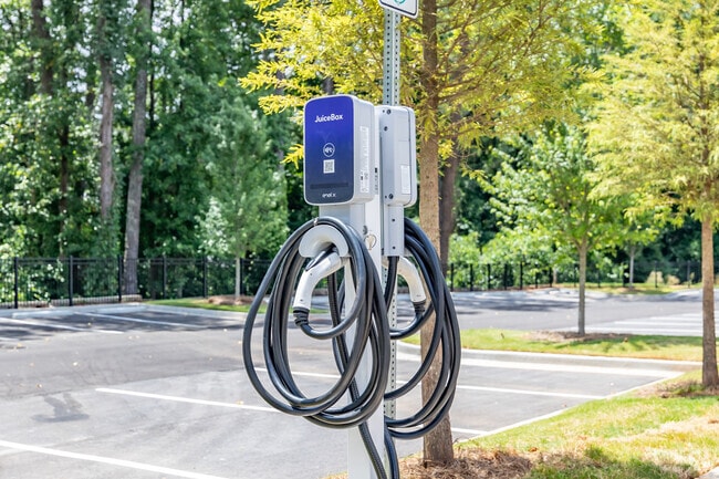 Building Photo - Resia Willows