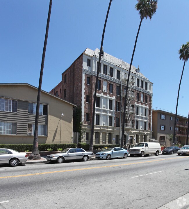 Building Photo - The Elmwood Apartments