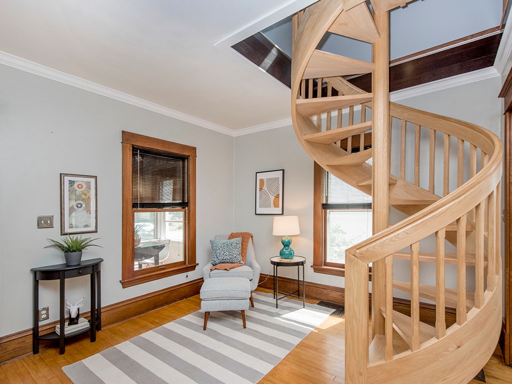 Building Photo - 961 18th Ave SE