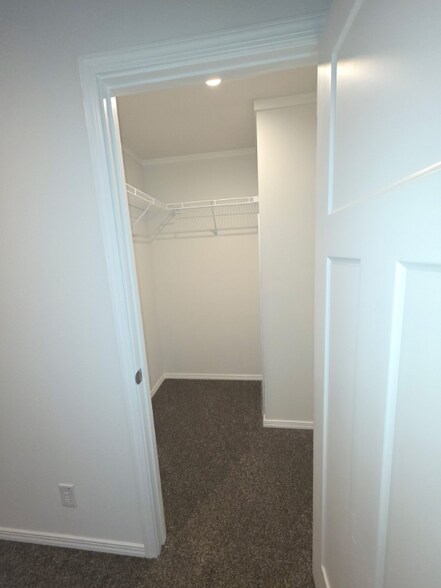 Building Photo - 87675 US-101