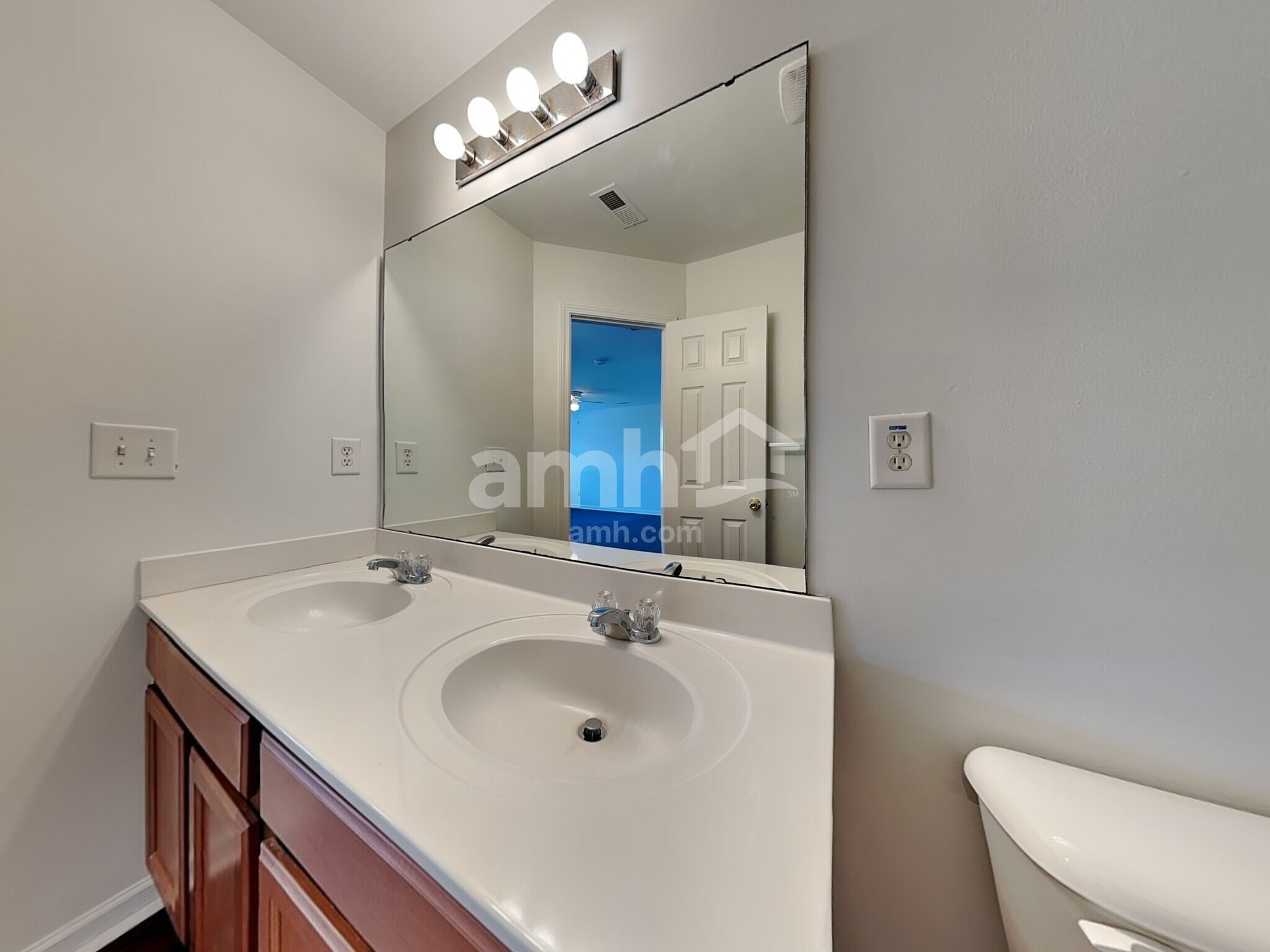 Building Photo - 2811 Marville Ct