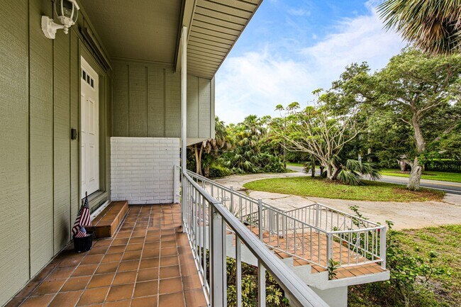 Building Photo - 7810 S Tropical Trail