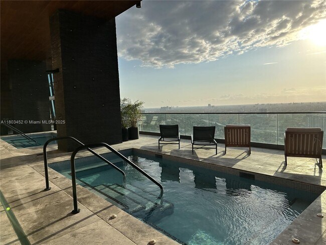 Building Photo - 1451 Brickell Ave