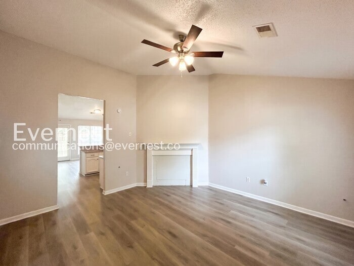 Building Photo - 10721 Ridgefield Dr