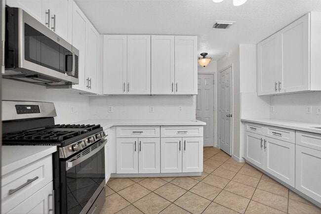 Building Photo - 17627 S Summit Canyon Dr