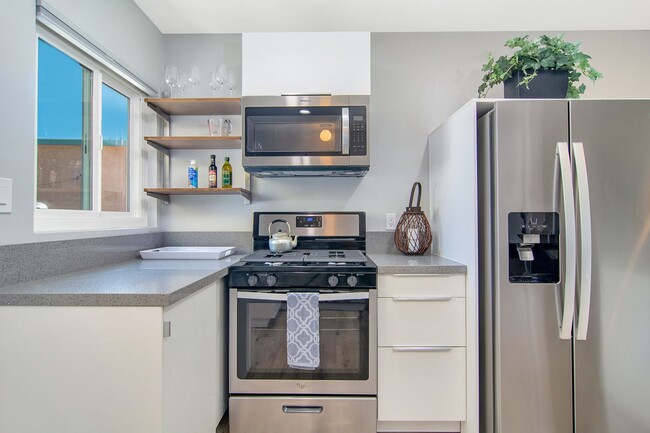 Building Photo - Cozy remodeled 2 beds 1 bath apt in Point ...