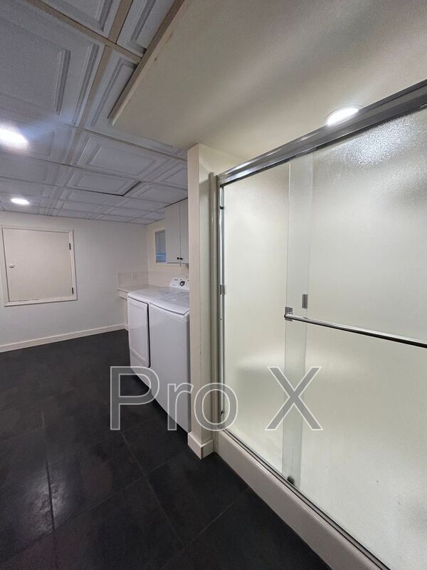 Building Photo - 6 Lambeth Cir