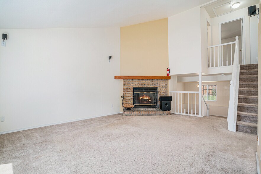 Building Photo - 2139 Daley Dr