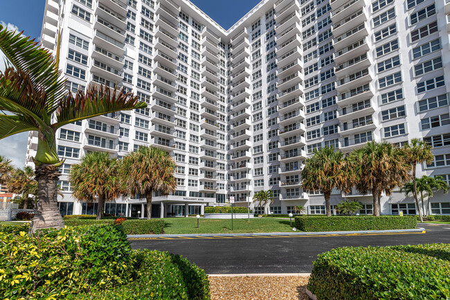 Building Photo - 405 N Ocean Blvd