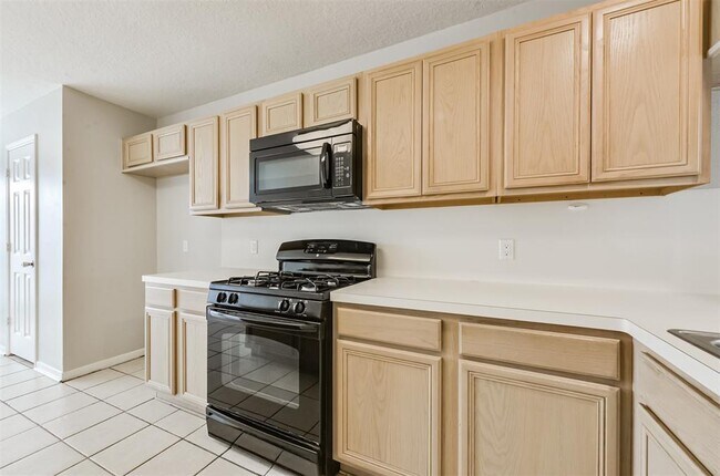 Building Photo - 14622 Bladenboro Dr