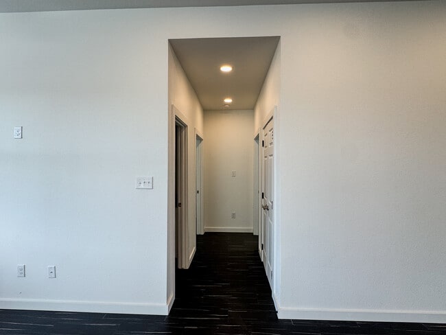 Building Photo - 340 Lucy Rd