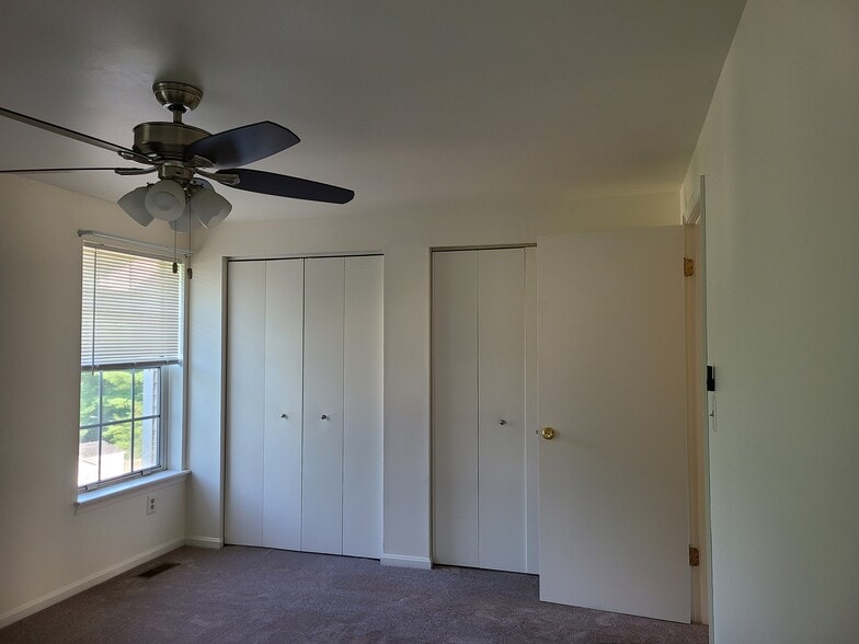 BR 2 - view 2 - 1207 Brice Sq