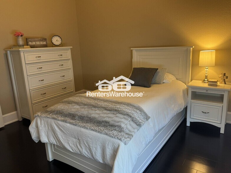 Building Photo - 3848 E Amberwood Dr