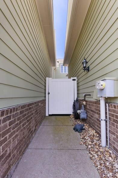 Building Photo - 1140 Frenchtown Ln