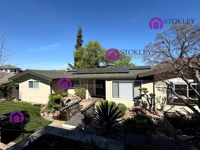 Building Photo - 790 Solana Dr