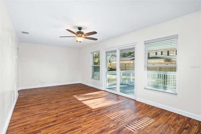 Building Photo - 516 Baxter St