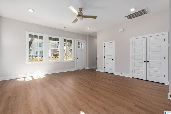 Building Photo - 4768 Silas Ave