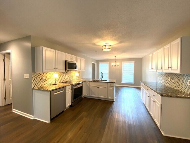 Building Photo - 1103 Rosebrook Dr