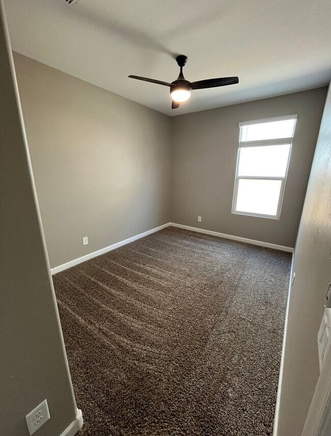 Building Photo - 8530 W Millerton Way