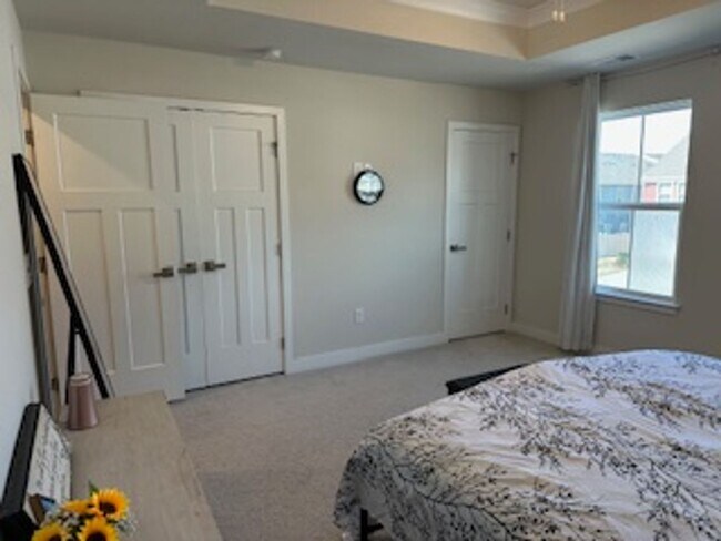 Building Photo - Chesapeake-Townhouse-Cardinal Meadows-3BR-2.5BA-1 Car Garage