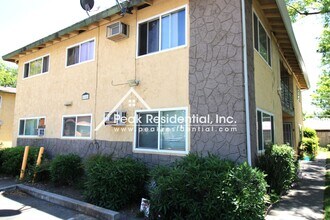 Building Photo - 4548 Ashcroft Ave