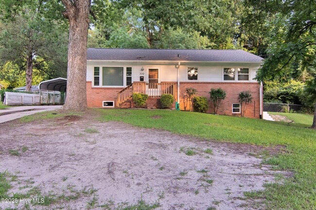 Primary Photo - 300 Long Acres Dr