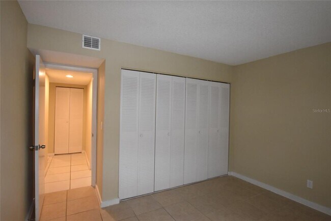 Building Photo - 5323 Indian Creek Dr