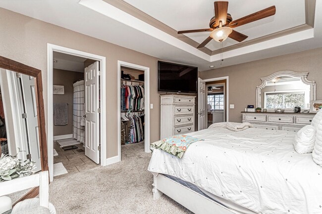 Building Photo - Spacious Single Family Home