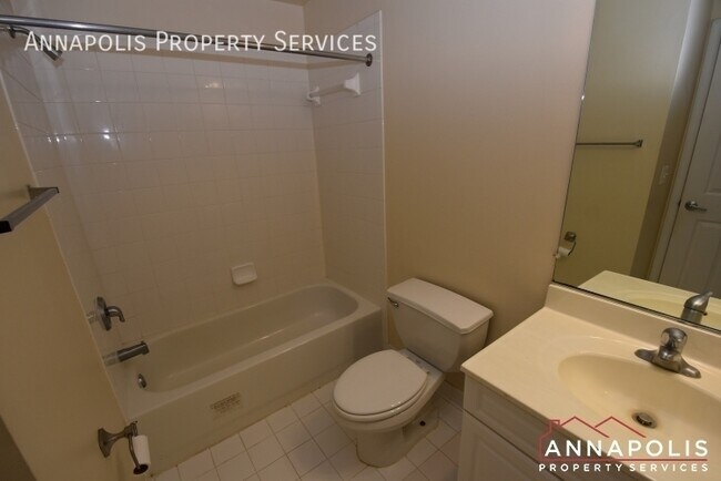 Building Photo - 1132 Lake Heron Dr