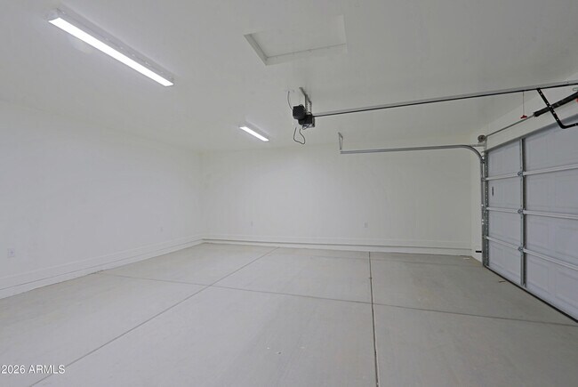 Building Photo - 454 S Pioneer