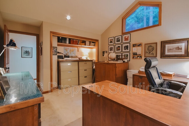 Building Photo - 7079 Lucas Valley Rd