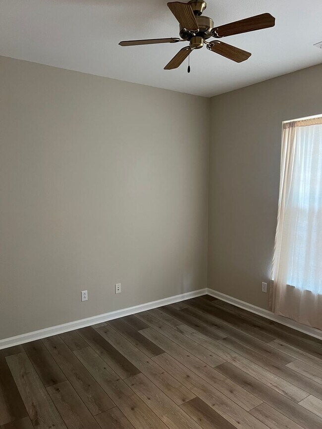 Building Photo - Lovely 3BR Ranch-Style Home in Sun City-Available 12/22/25