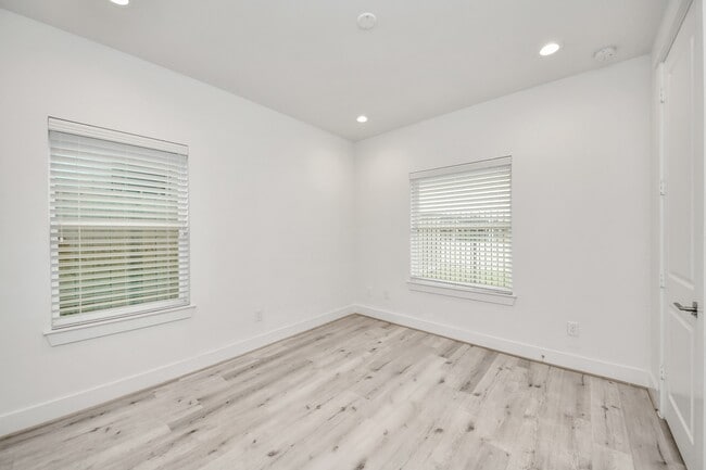 Building Photo - 2920 Nance St