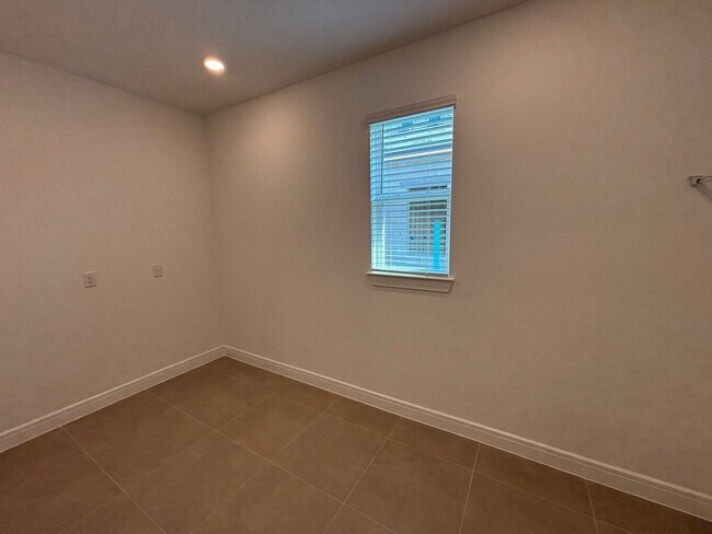 Building Photo - 6360 SW 82nd Terrace