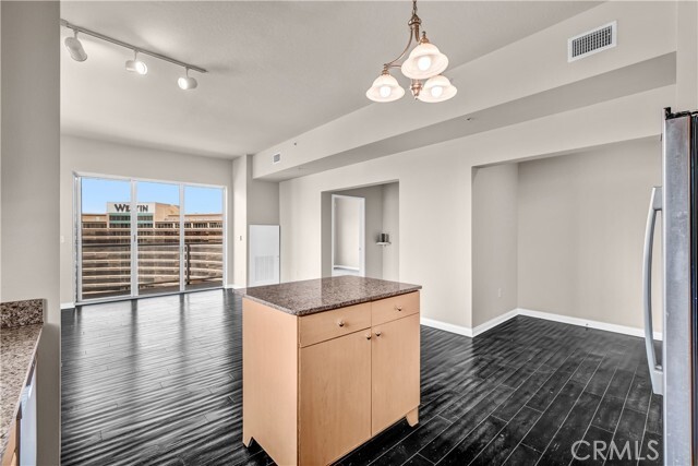 Building Photo - 388 E Ocean Blvd