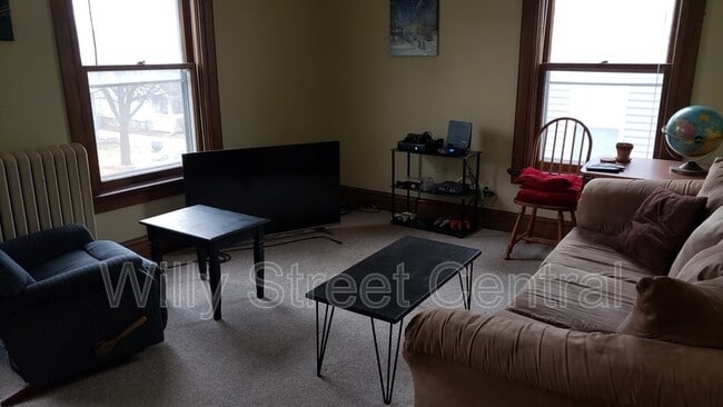 Building Photo - 1601 Madison St