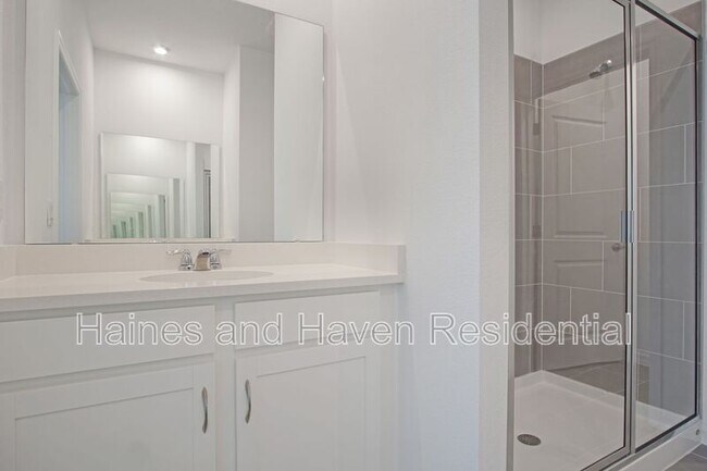 Building Photo - 1315 Normandy Dr