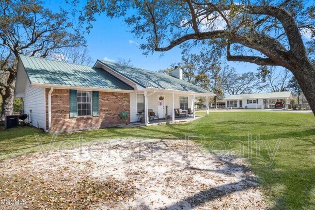 Building Photo - 313 Seal Ave