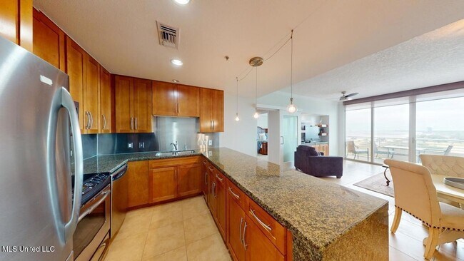 Building Photo - 2060 Beach Blvd